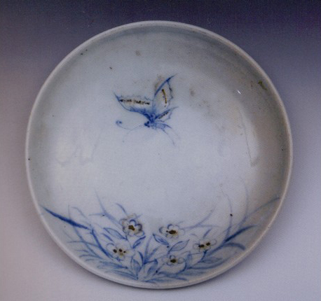 백자청화화접문접시